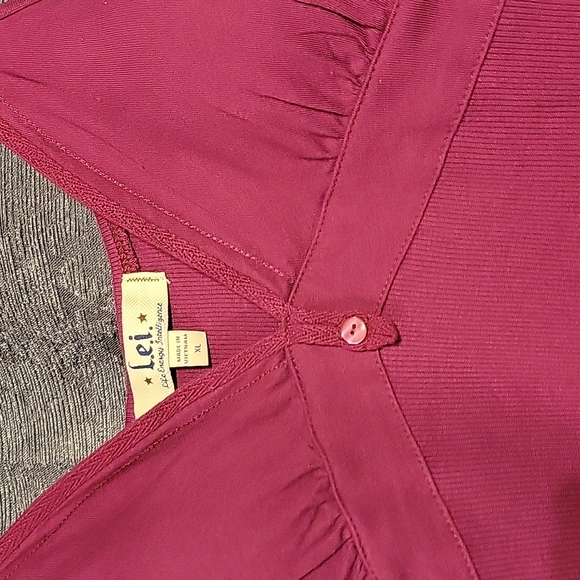 L.e.i Tank - Picture 3 of 6